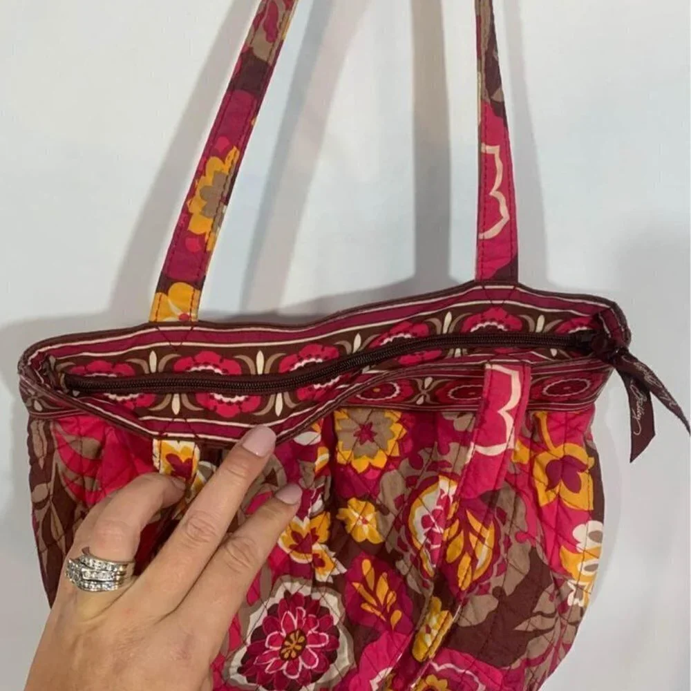 VERA BRADLEY purse. Multi colour. Good condition. 7 compartments. Full zip closu - Picture 8 of 10